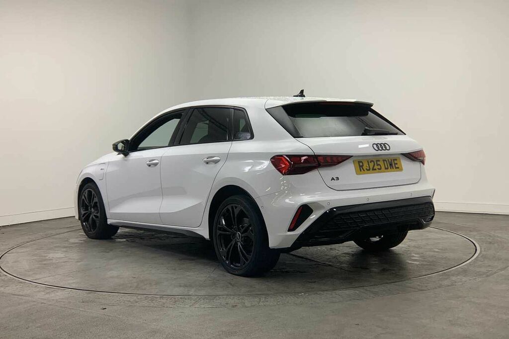 Audi A3 Black Edition 40 Tfsi E 204 Ps S Tronic - 2025 RJ25DWE White #3