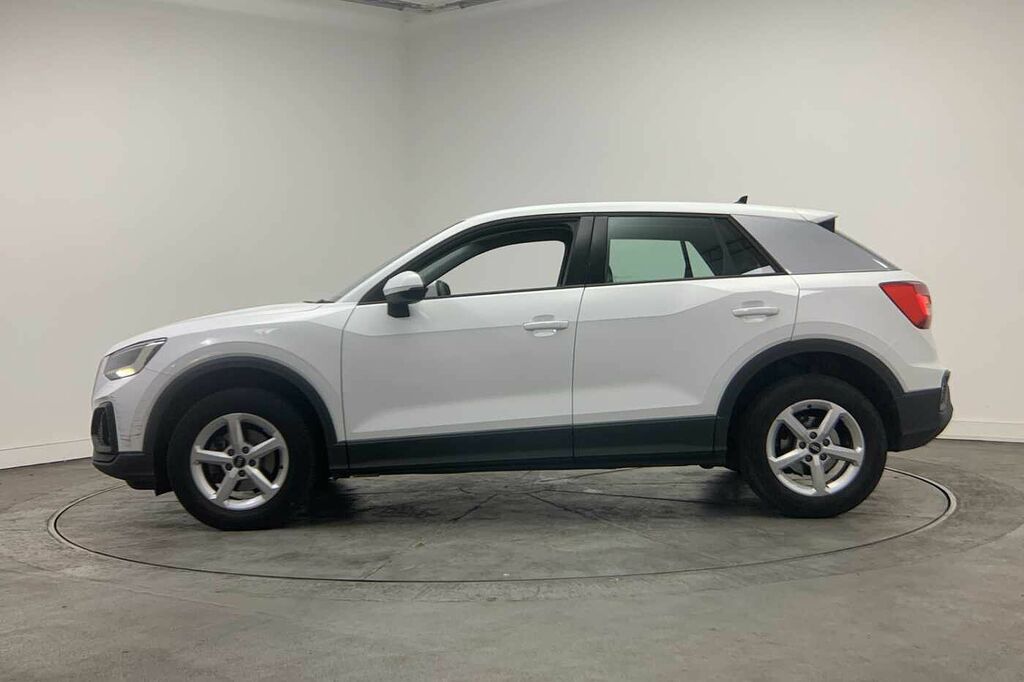 Audi Q2 Technik 30 Tfsi 110 Ps 6-Speed - 2022 HG22XKT White #4