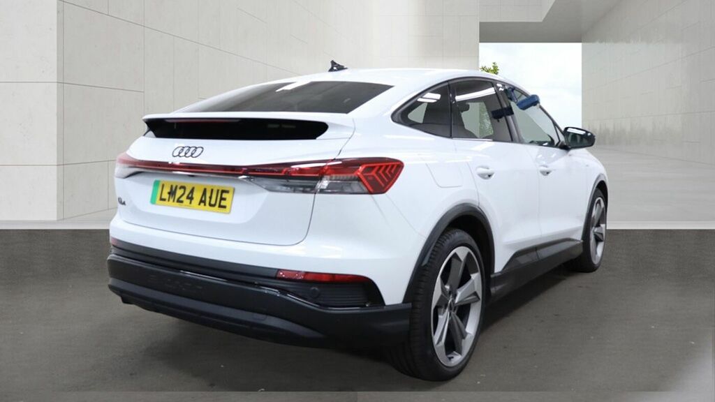 Audi Q4 E Tron Q4 Sportback Black Edition 45 E-tron 210,00 Kw - 2 LM24AUE White #4