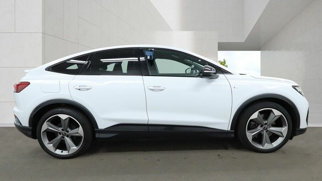 Audi Q4 E Tron Q4 Sportback Black Edition 45 E-tron 210,00 Kw - 2 LM24AUE White #5