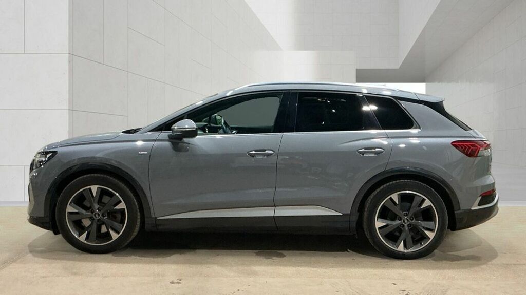 Audi Q4 E Tron Q4 S Line 40 E-tron 150,00 Kw - 2022 Grey #5