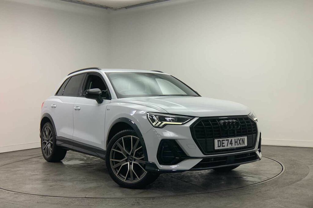 Audi Q3 Black Edition 35 Tfsi 150 Ps S Tronic White