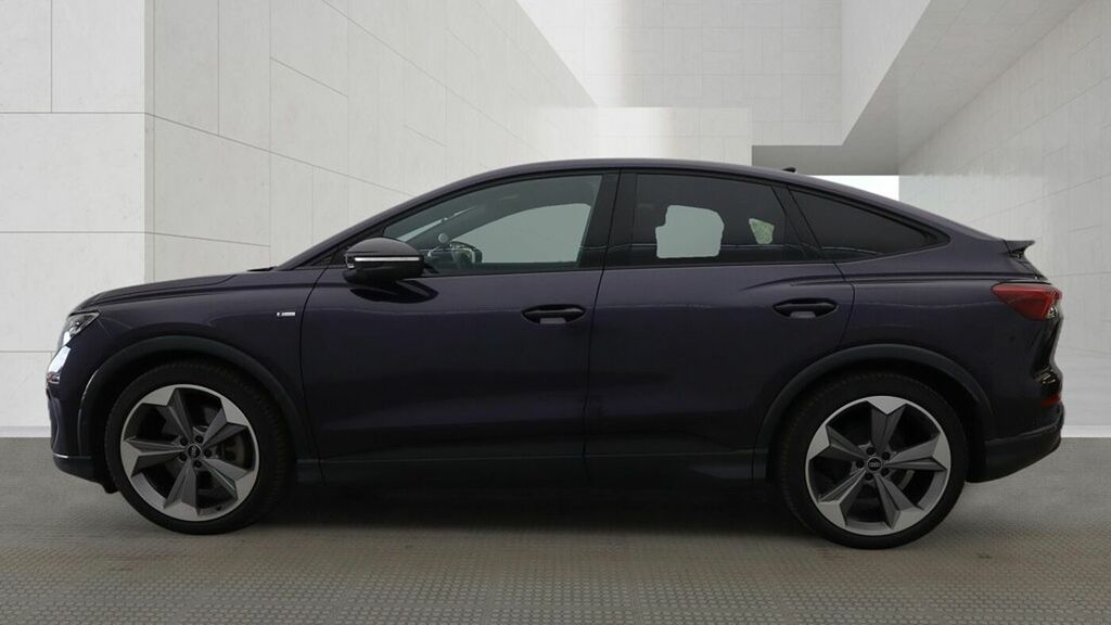 Audi Q4 E Tron Q4 Sportback Black Edition 45 E-tron Quattro 210,0 YS25FTK Purple #6