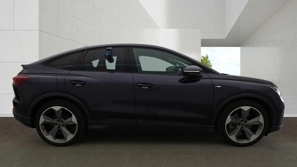 Audi Q4 E Tron Q4 Sportback Black Edition 45 E-tron Quattro 210,0 YS25FTK Purple #5