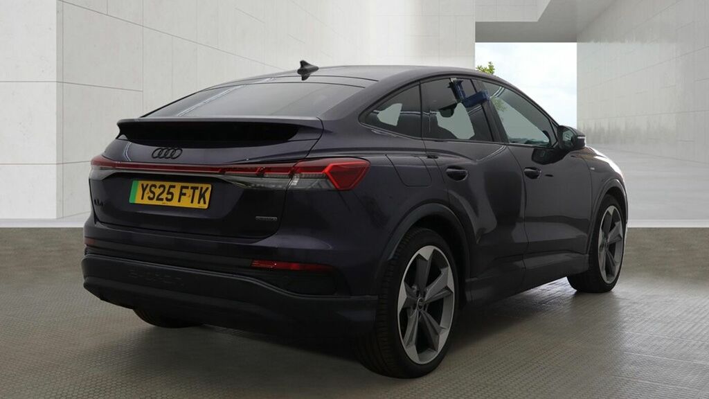 Audi Q4 E Tron Q4 Sportback Black Edition 45 E-tron Quattro 210,0 YS25FTK Purple #4
