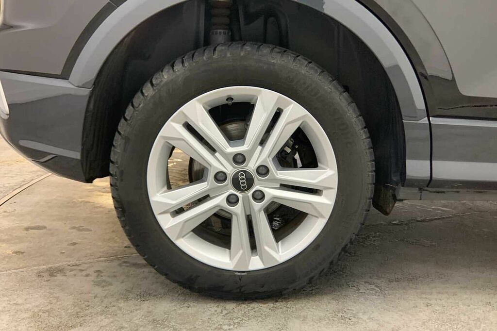 Audi Q2 Sport 30 Tfsi 110 Ps 6-Speed Black #5