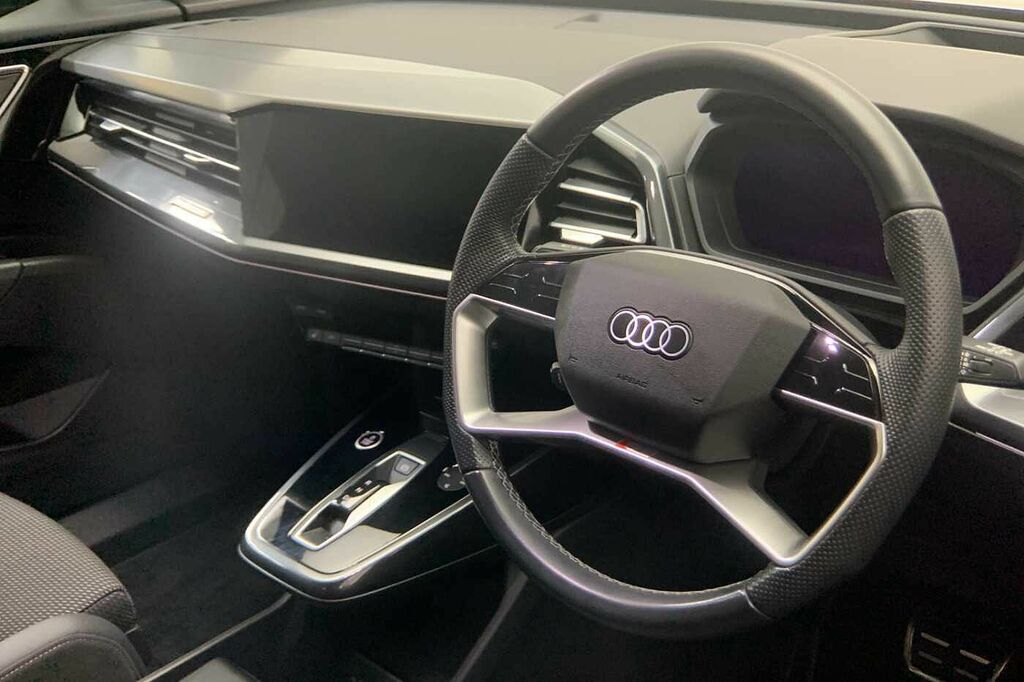 Audi Q4 E Tron Q4 S Line 40 E-tron 150,00 Kw - 2023 Black #6