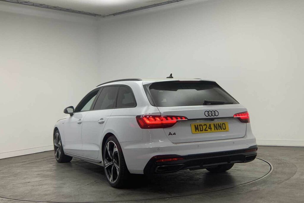 Audi A4 Avant Avant Black Edition 40 Tfsi 204 Ps S Tronic - 2024 MD24NNO White #3