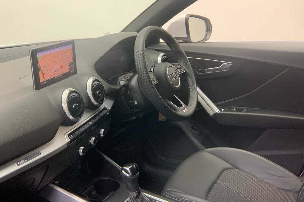 Audi Q2 S Line 35 Tfsi 150 Ps S Tronic - 2024 DF73WCU White #2