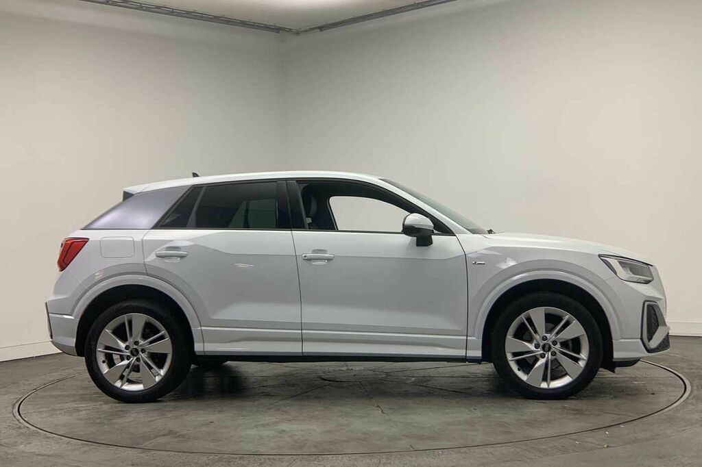 Audi Q2 S Line 35 Tfsi 150 Ps S Tronic - 2024 DF73WCU White #4