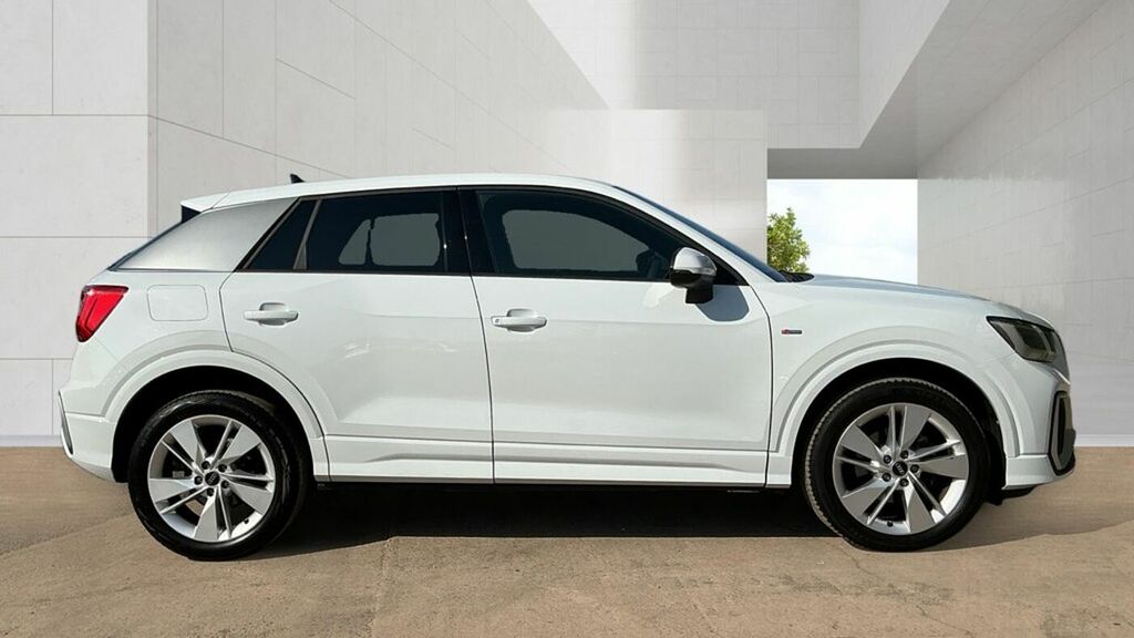 Audi Q2 S Line 35 Tfsi 150 Ps S Tronic White #6