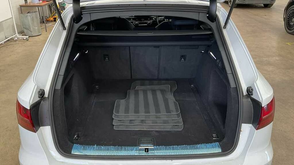 Audi A4 Avant Black Edition Grey #9
