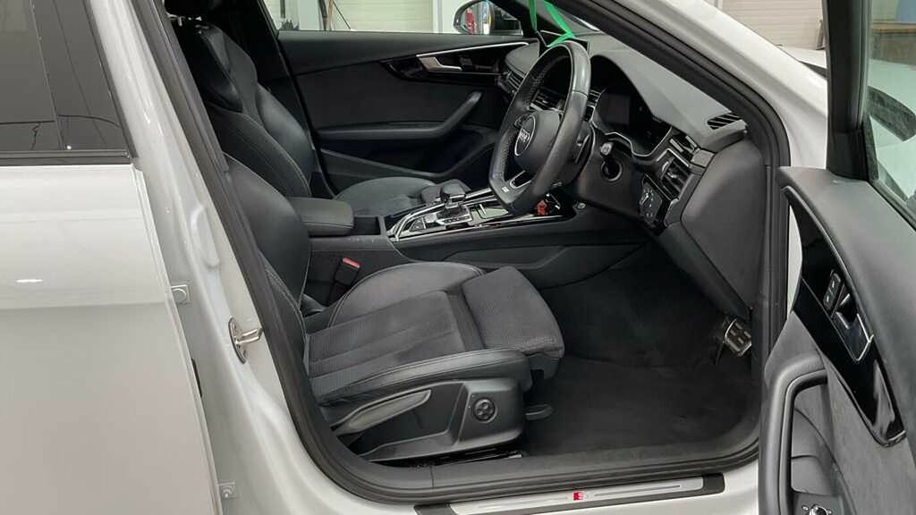 Audi A4 Avant Black Edition Grey #11
