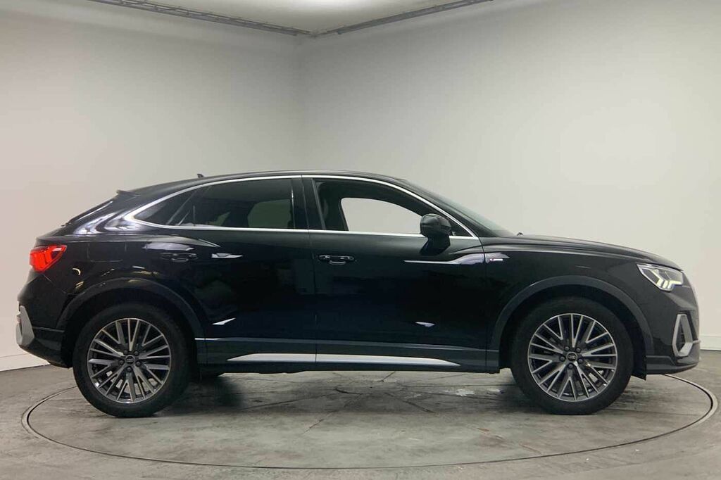 Audi Q3 S Line 35 Tfsi 150 Ps S Tronic - 2024 WM24LZJ Black #4