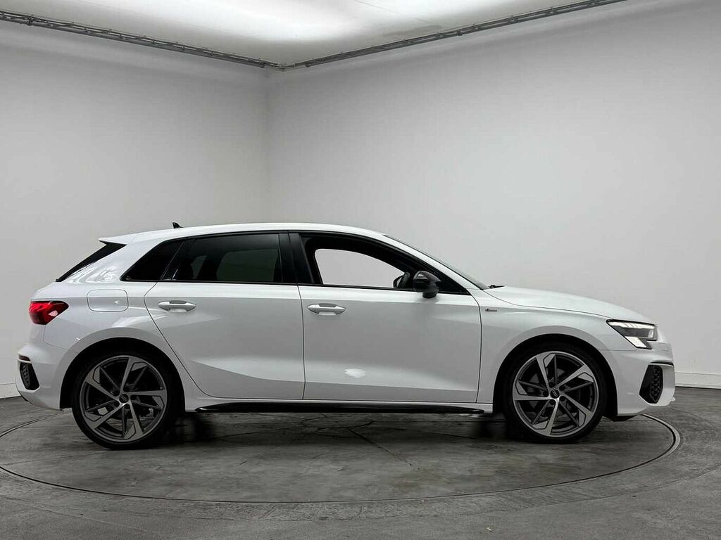 Audi A3 Edition 1 35 Tfsi 150 Ps 6-Speed - 2022 HF72UZY White #4