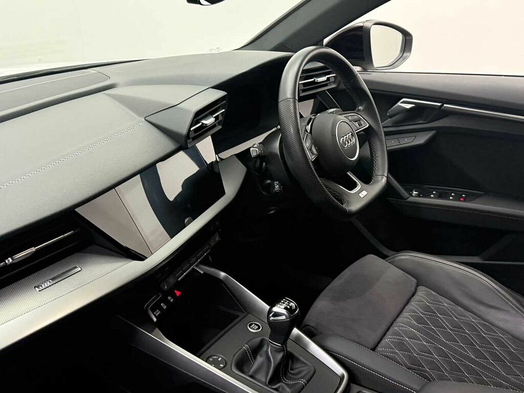Audi A3 Edition 1 35 Tfsi 150 Ps 6-Speed - 2022 HF72UZY White #2
