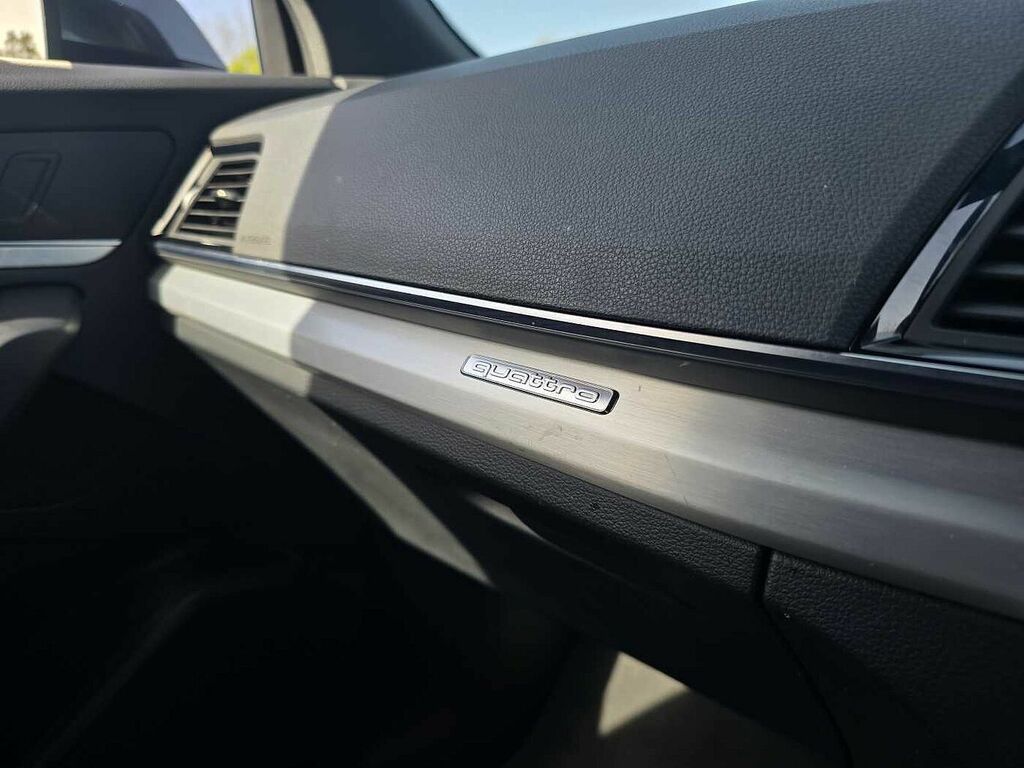 Audi Q5 Sport  #30