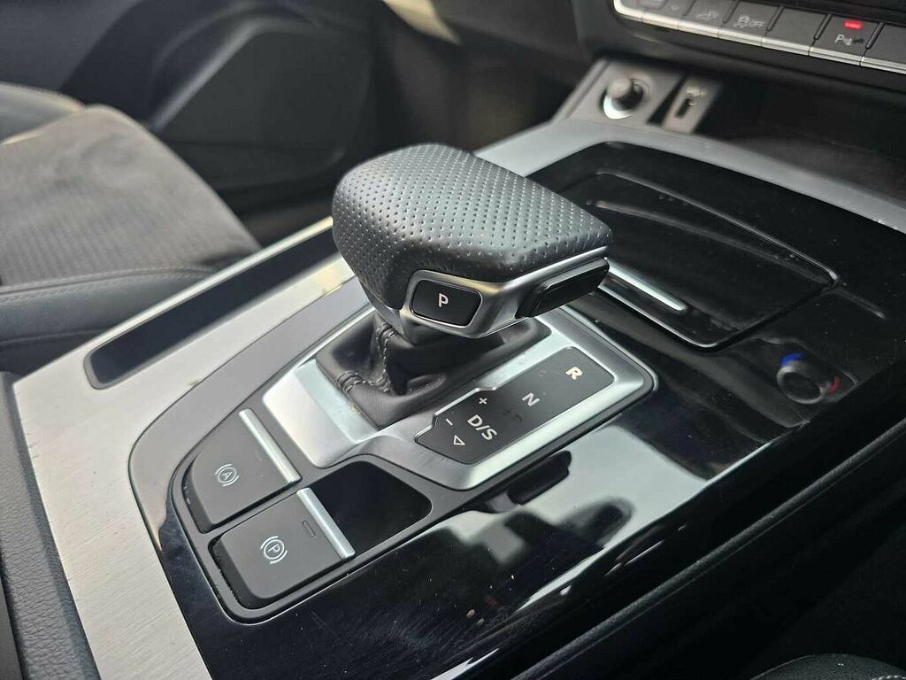 Audi Q5 Sport  #8