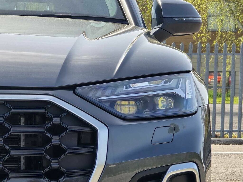 Audi Q5 Sport  #25