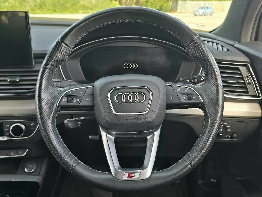 Audi Q5 Sport  #9