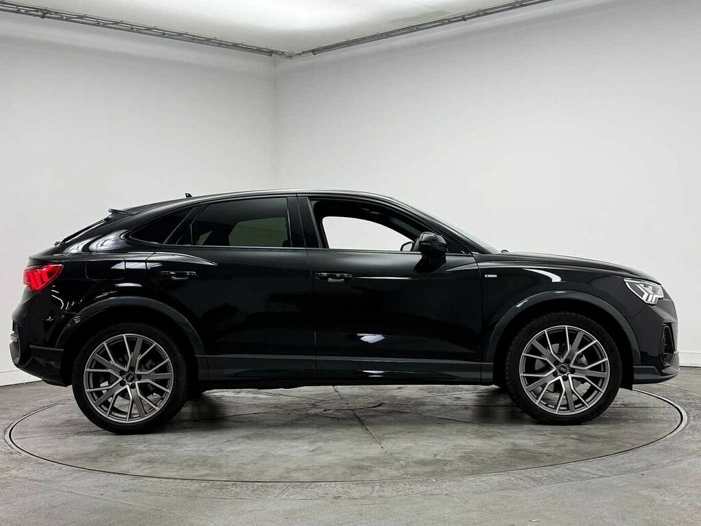Audi Q3 Black Edition 35 Tfsi 150 Ps S Tronic - 2025 Black #4