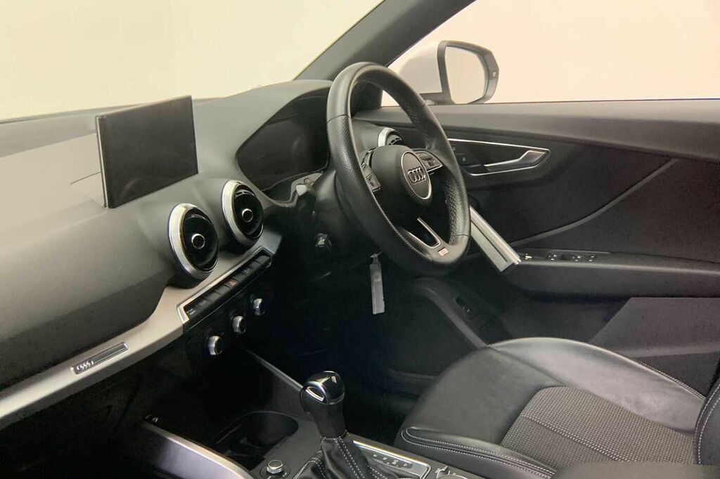 Audi Q2 S Line 35 Tfsi 150 Ps S Tronic - 2020 White #2