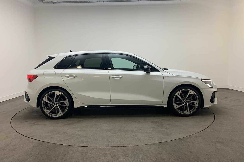 Audi A3 Edition 1 35 Tfsi 150 Ps S Tronic - 2021 KM21FJA White #4