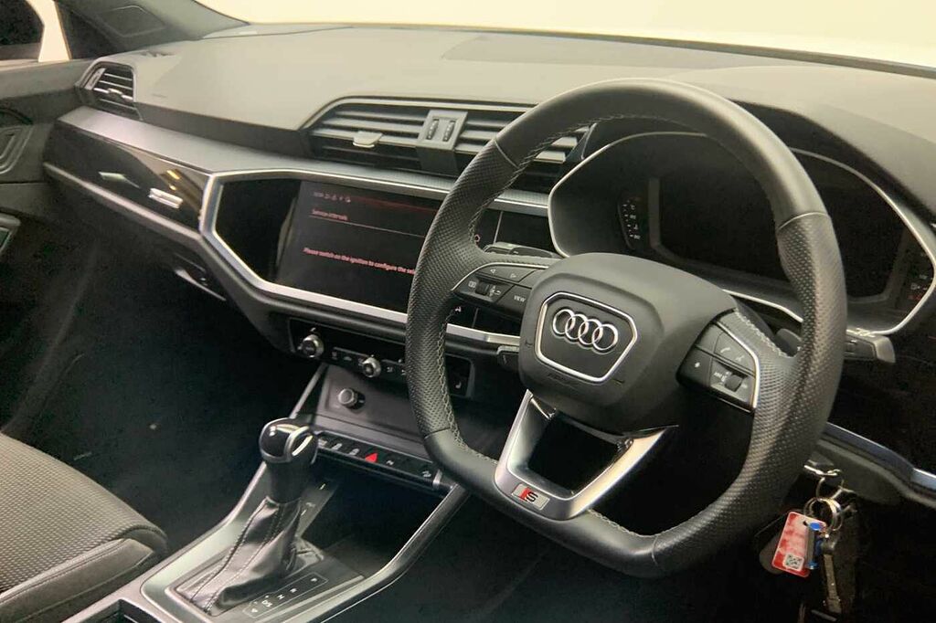 Audi Q3 Black Edition 35 Tfsi 150 Ps S Tronic White #6