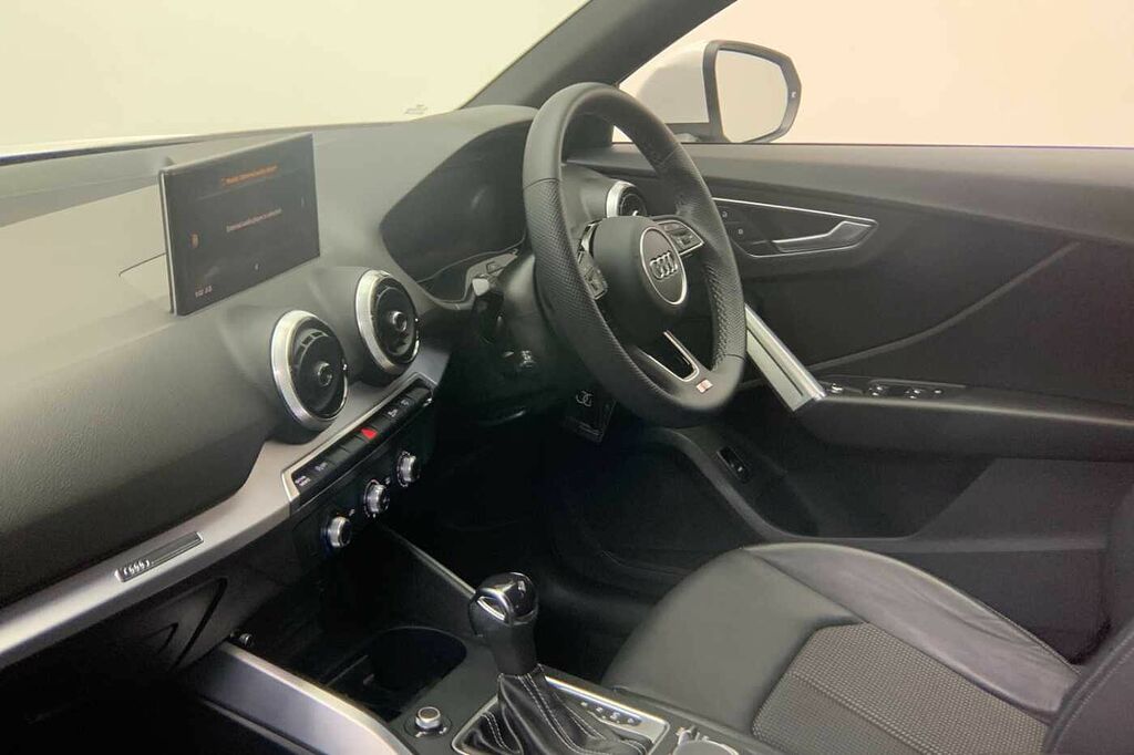 Audi Q2 S Line 35 Tfsi 150 Ps S Tronic White #2