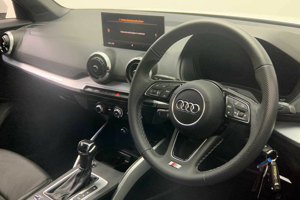 Audi Q2 S Line 35 Tfsi 150 Ps S Tronic White #6