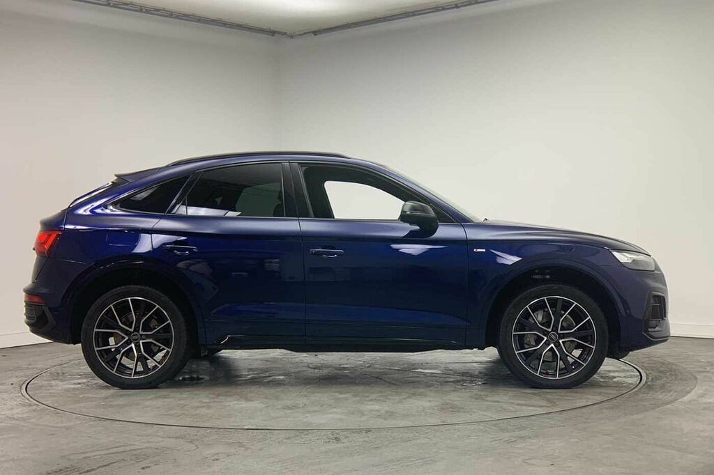 Audi Q5 Black Edition 40 Tdi Quattro 204 Ps S Tronic Blue #4