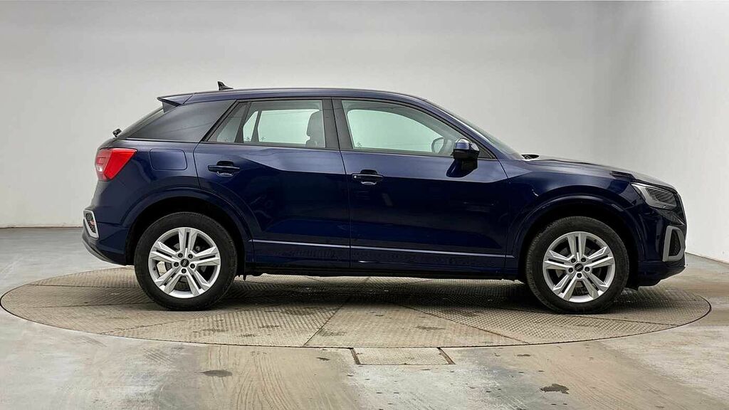 Audi Q2 Sport 30 Tfsi 110 Ps 6-Speed Blue #4