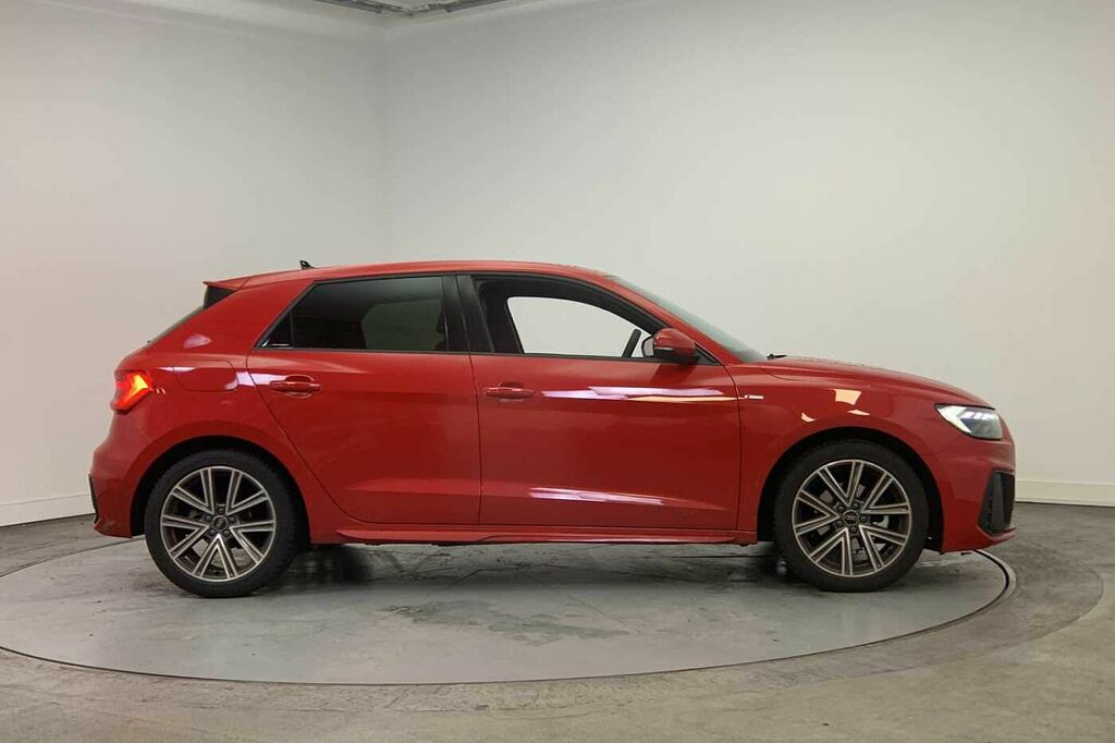 Audi A1 S Line 30 Tfsi 116 Ps 6-Speed Red #4