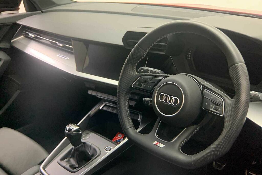 Audi A3 Black Edition 35 Tfsi 150 Ps 6-Speed - 2023 Red #6