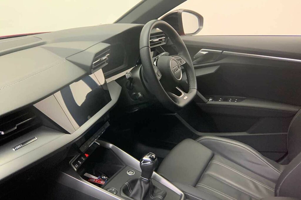 Audi A3 Black Edition 35 Tfsi 150 Ps 6-Speed - 2023 Red #2