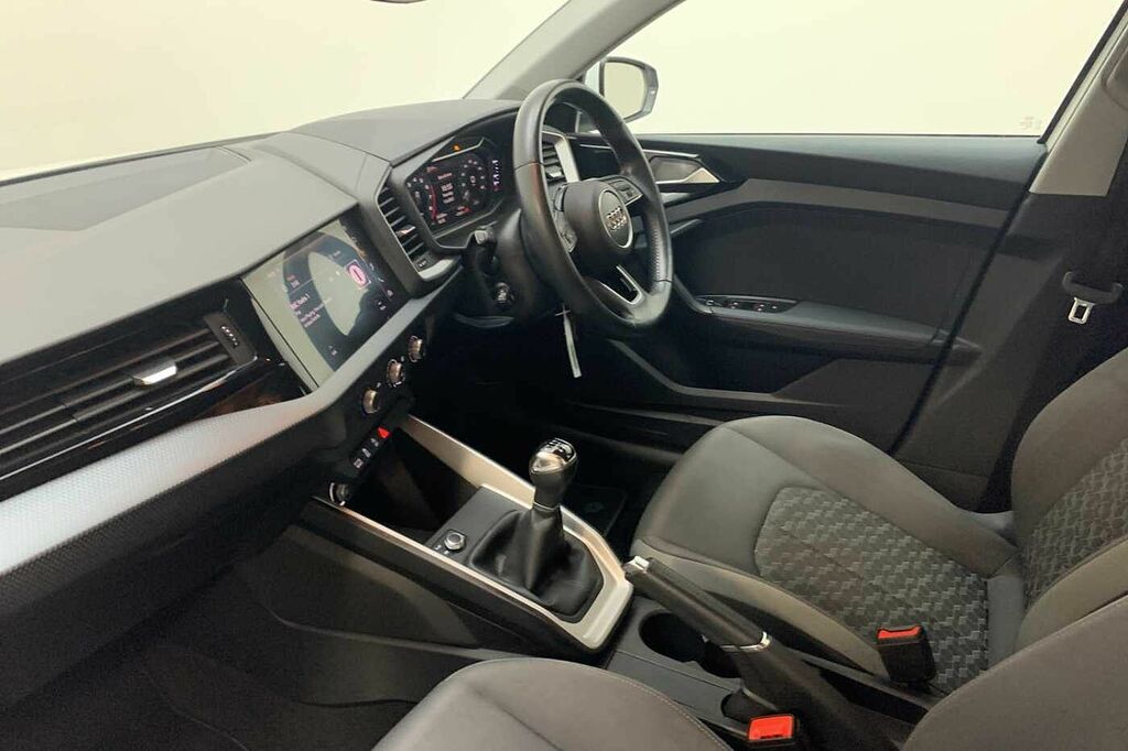 Audi A1 Sportback Sport 30 Tfsi 116 Ps 6-Speed White #2