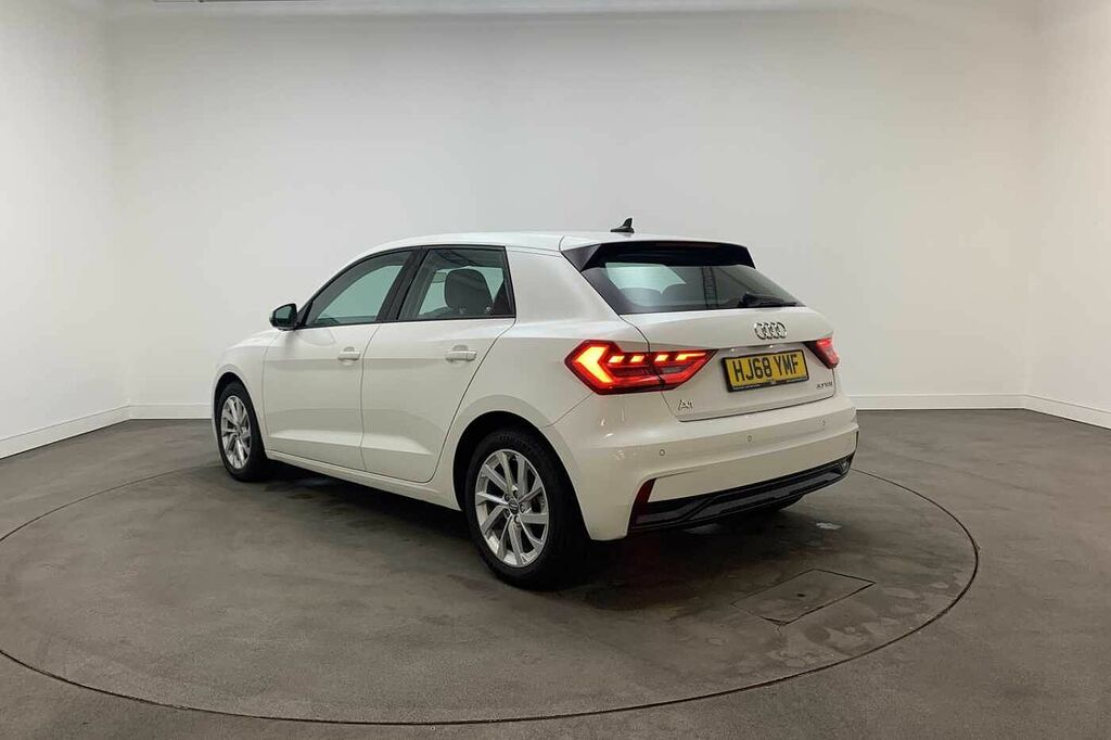 Audi A1 Sportback Sport 30 Tfsi 116 Ps 6-Speed White #3