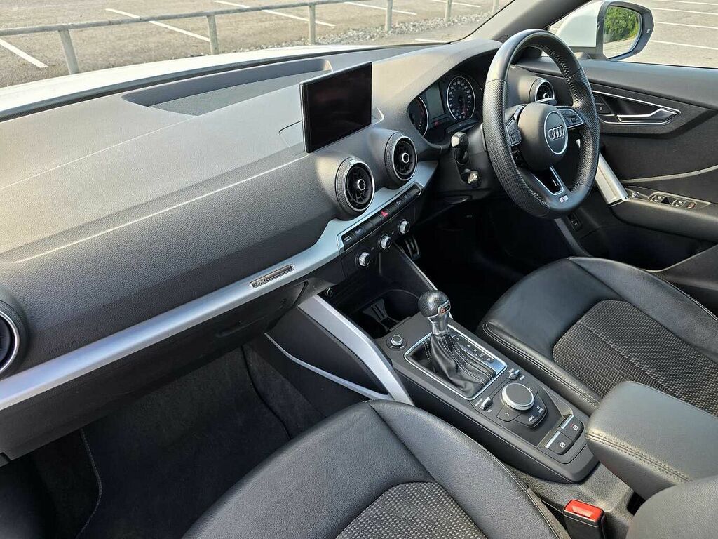 Audi Q2 S Line 35 Tfsi 150 Ps S Tronic White #2