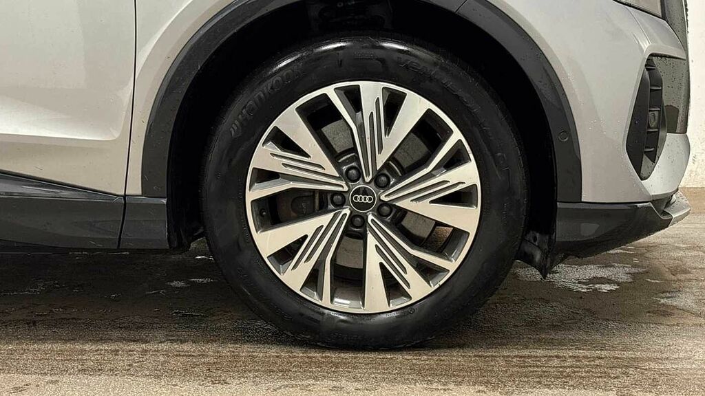 Audi Q4 E Tron Q4 Sport 40 E-tron 150,00 Kw Silver #5