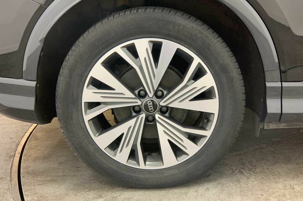 Audi Q4 E Tron Q4 Sport 45 E-tron 210,00 Kw Black #5