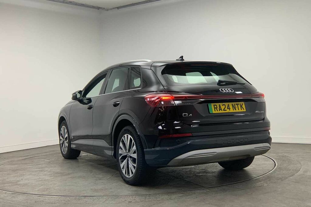 Audi Q4 E Tron Q4 Sport 45 E-tron 210,00 Kw Black #3