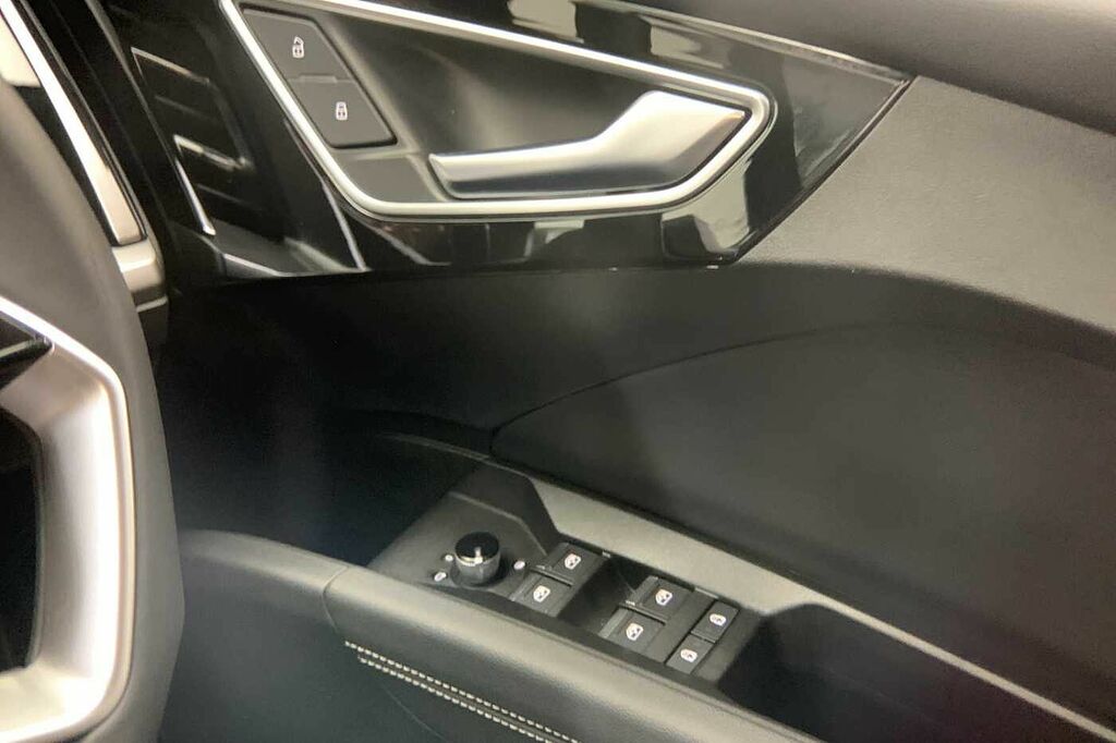 Audi Q4 E Tron 220Kw 50 Quattro 82Kwh Black Edition Silver #21