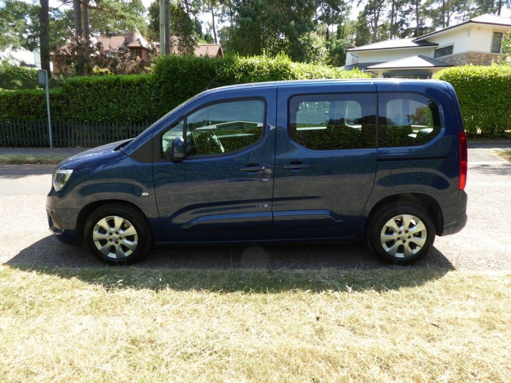 Vauxhall Combo Life 1.2L Energy YR19GDN Blue #4