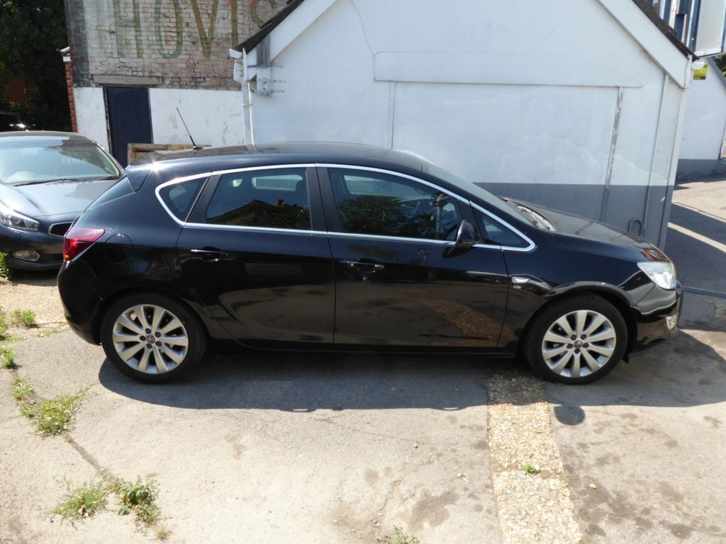 Vauxhall Astra 1.6L Elite Black