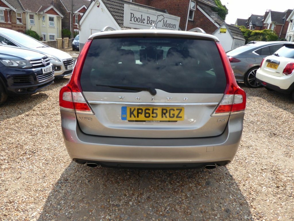 Volvo V70 2L Se Nav Gold #6