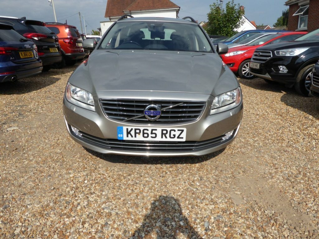 Volvo V70 2L Se Nav Gold #2