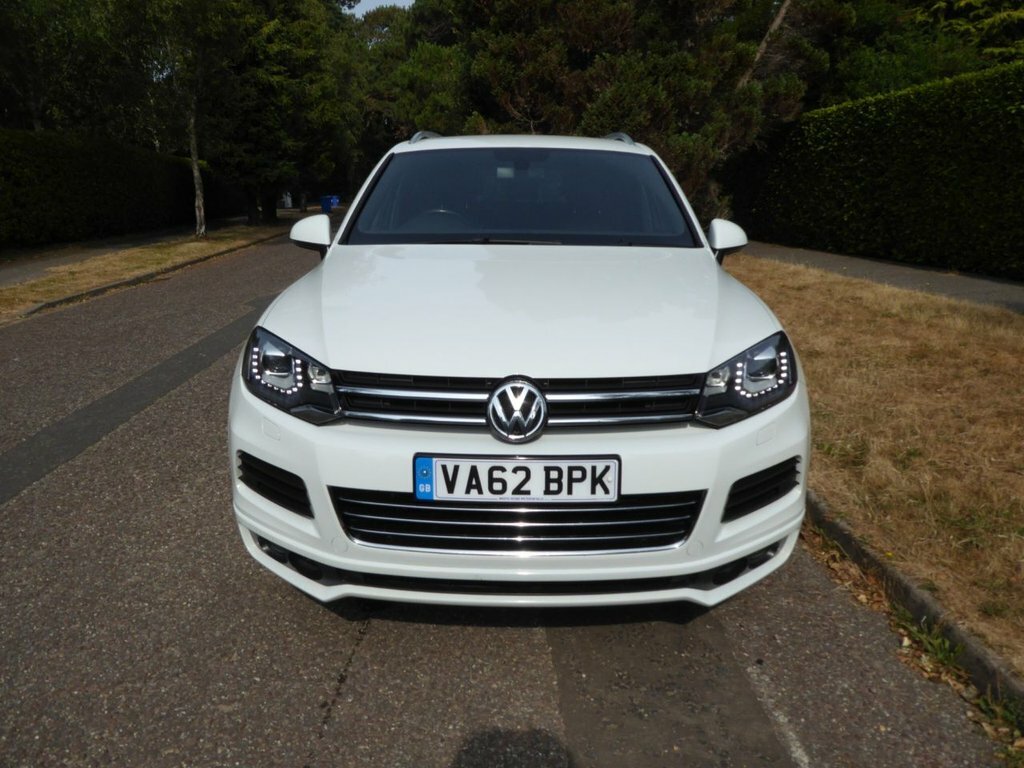 Volkswagen Touareg 3L Altitude White #2
