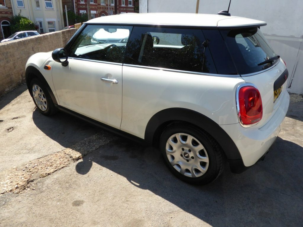 Mini Hatch 1.2L One White #3
