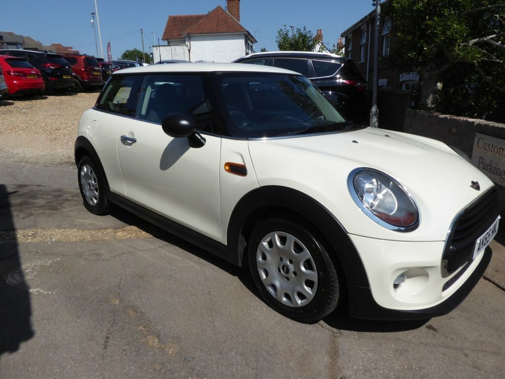 Mini Hatch 1.2L One White