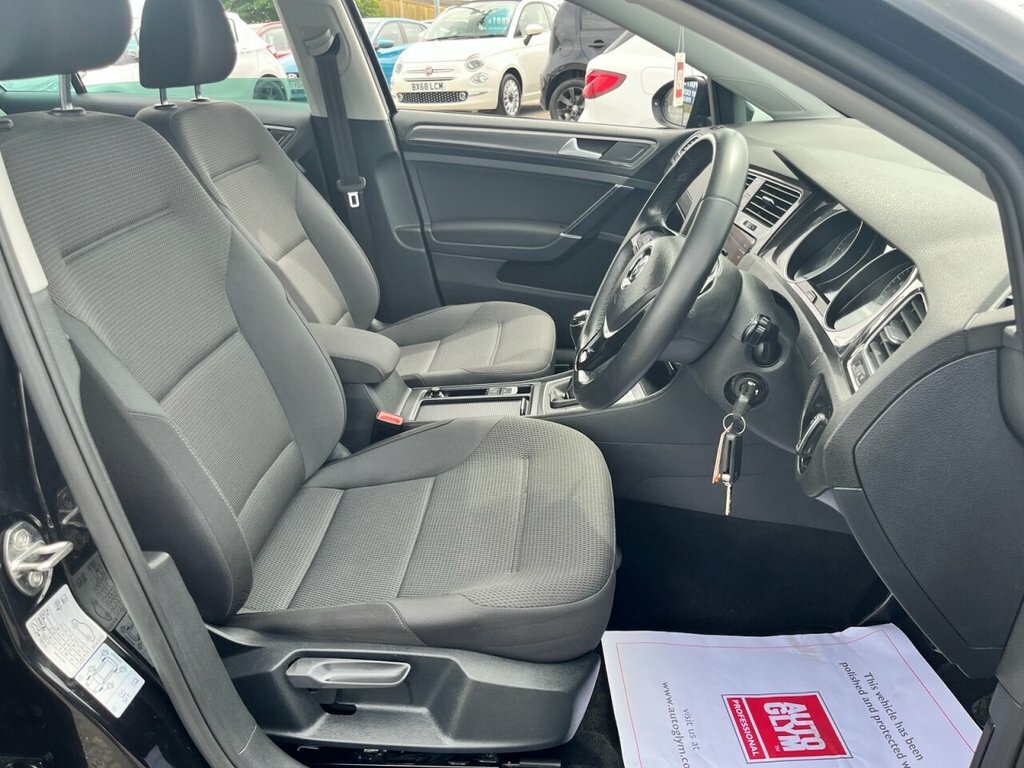 Volkswagen Golf 1.6L Match VN19XOH Black #4